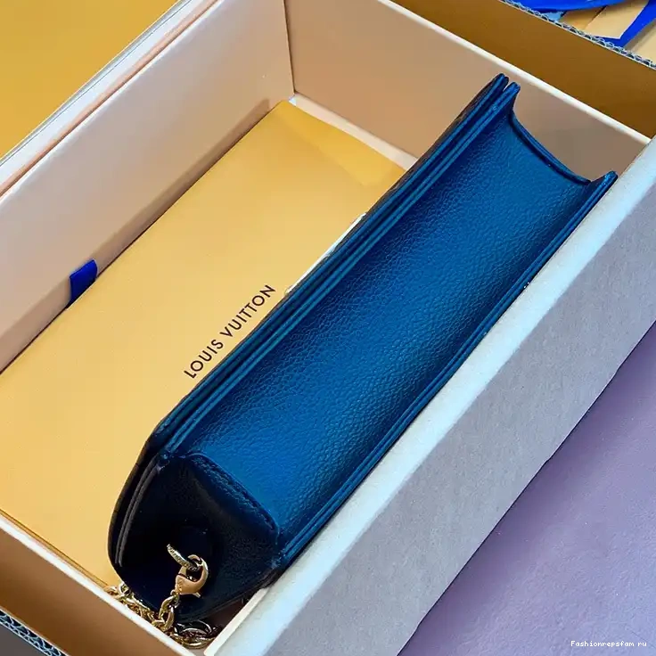 Fashionrepsfam ru LV 2404YA0043 Bags 0818